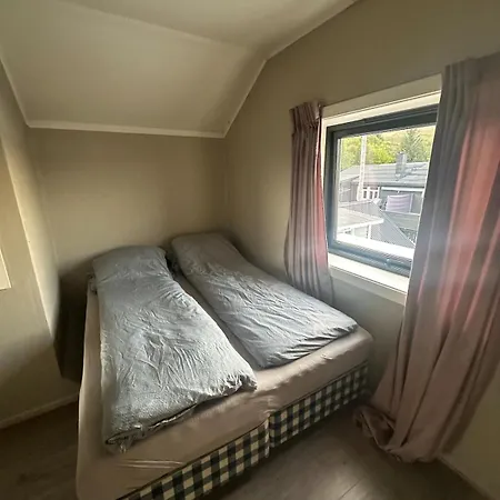 In The Middle Of Botnhamn, 4 Bedrooms, 8 Guests *