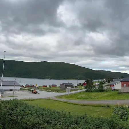 In The Middle Of Botnhamn, 4 Bedrooms, 8 Guests * Botnhamn